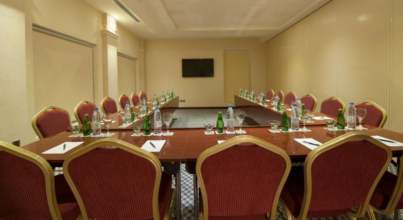 Radisson Blu Hotel, Dhahran Al-Chubar Zewnętrze zdjęcie